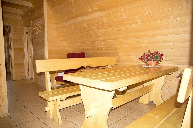 Hacjenda - Apartamenty I Pokoje Goscinne Czarna Gora Bilik gambar