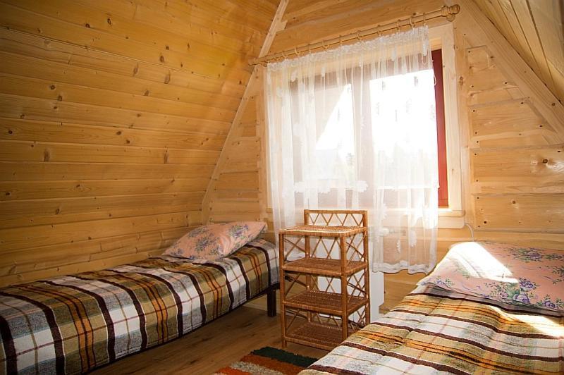 Hacjenda - Apartamenty I Pokoje Goscinne Czarna Gora Luaran gambar