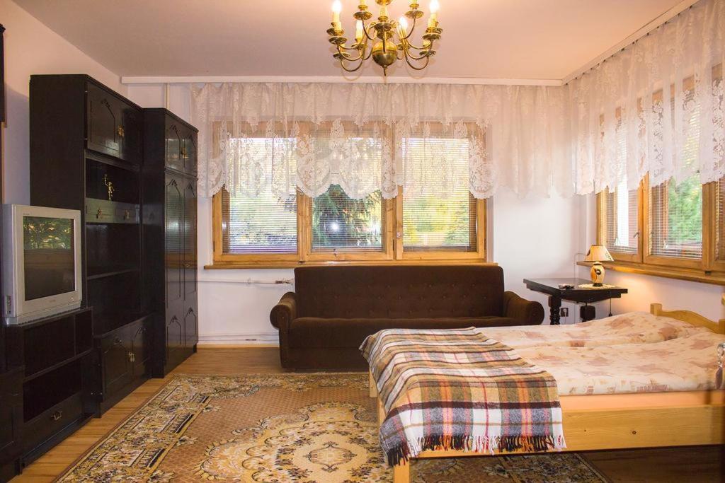 Hacjenda - Apartamenty I Pokoje Goscinne Czarna Gora Luaran gambar