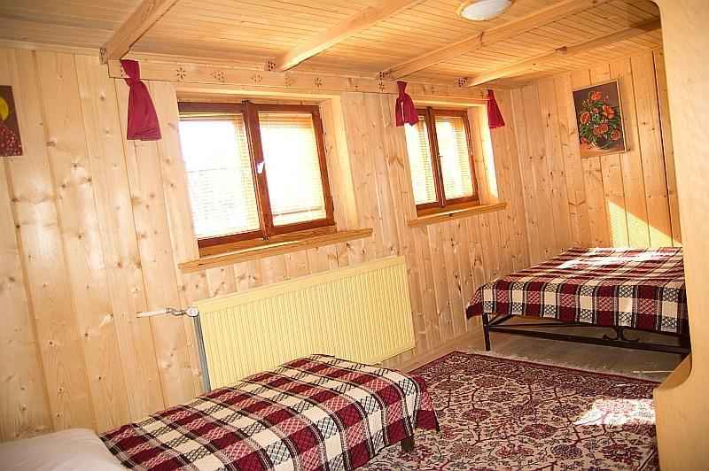 Hacjenda - Apartamenty I Pokoje Goscinne Czarna Gora Luaran gambar