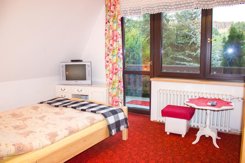 Hacjenda - Apartamenty I Pokoje Goscinne Czarna Gora Luaran gambar
