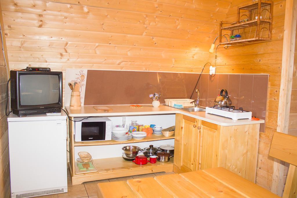 Hacjenda - Apartamenty I Pokoje Goscinne Czarna Gora Luaran gambar