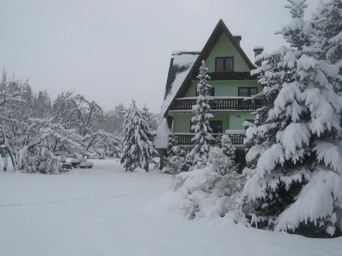 Hacjenda - Apartamenty I Pokoje Goscinne Czarna Gora Luaran gambar