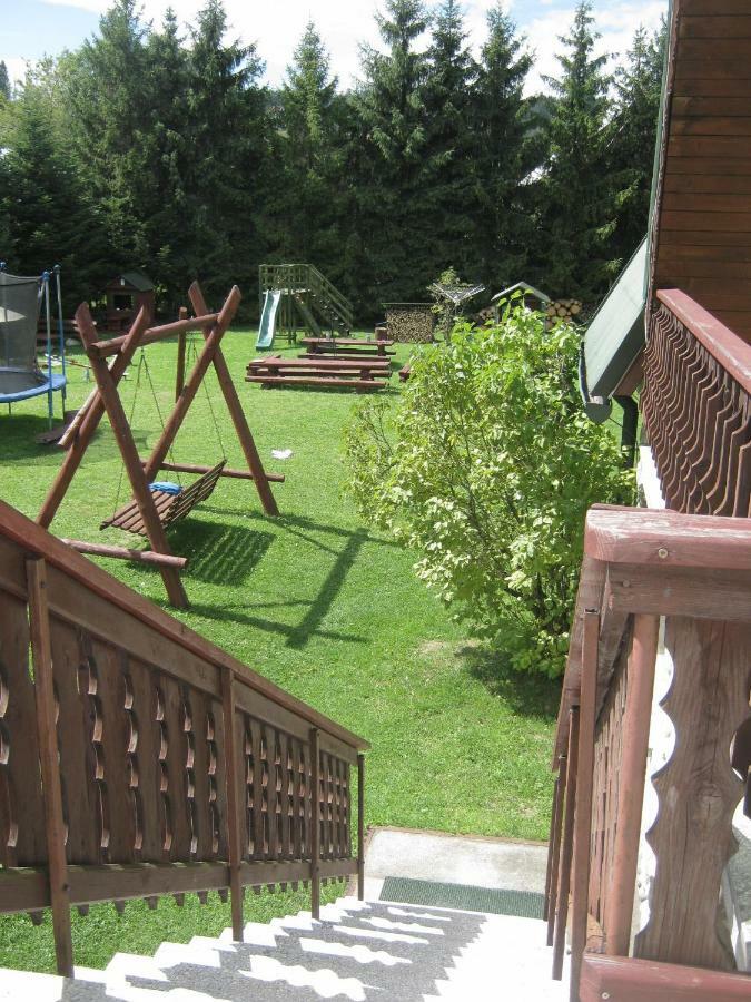 Hacjenda - Apartamenty I Pokoje Goscinne Czarna Gora Luaran gambar